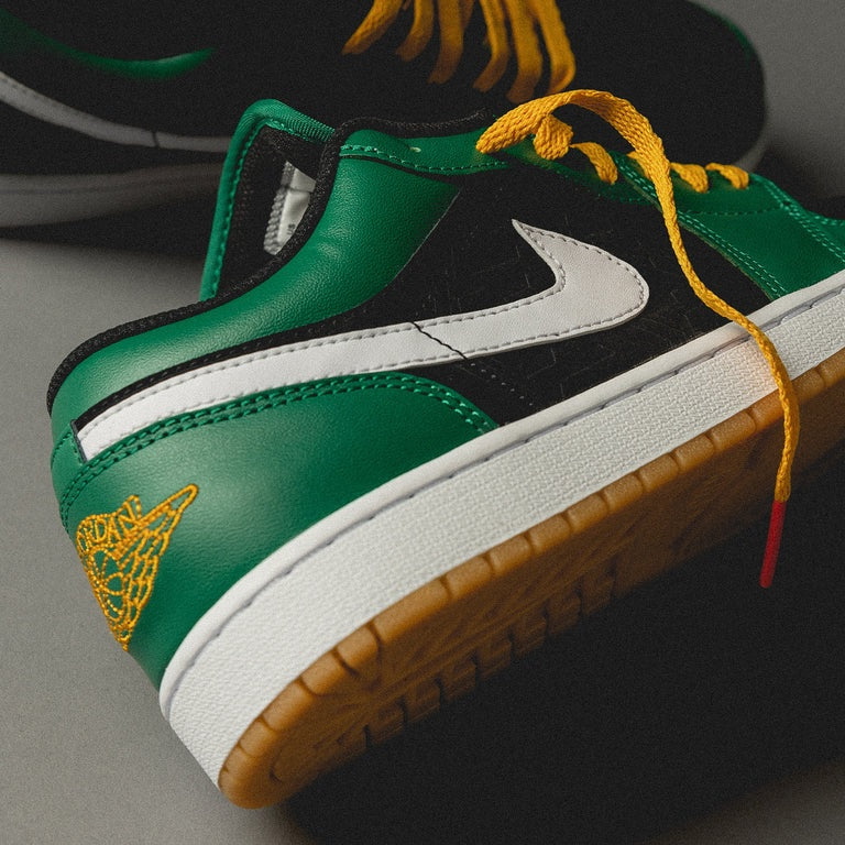 Air Jordan 1 Low SE Holiday Special