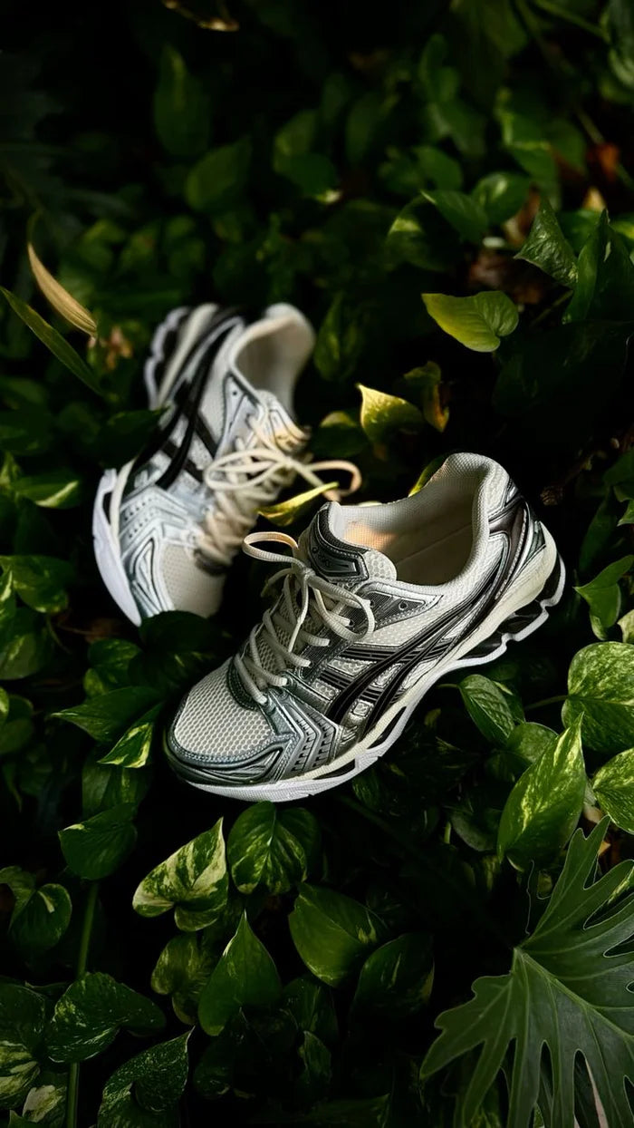 ASICS SportStyle Gel-Kayano 14
Cream