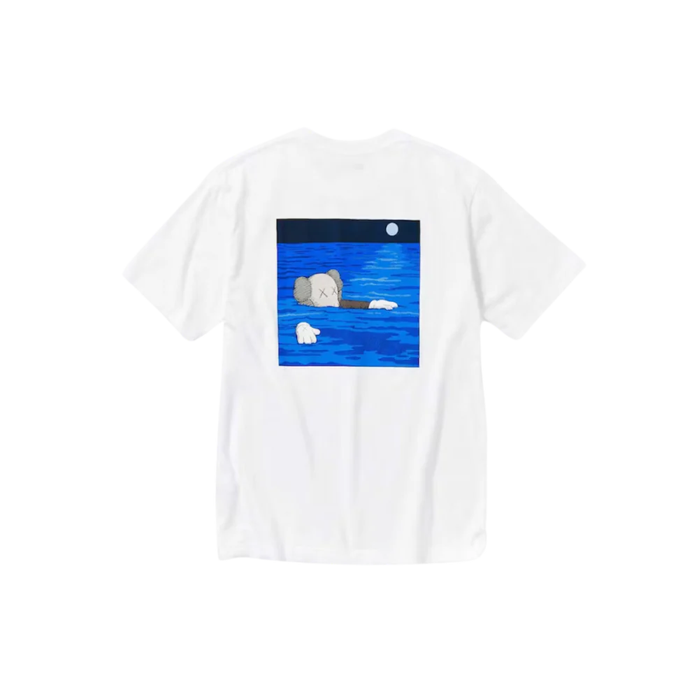 KAWS x Uniqlo UT Short
Sleeve Artbook Cover