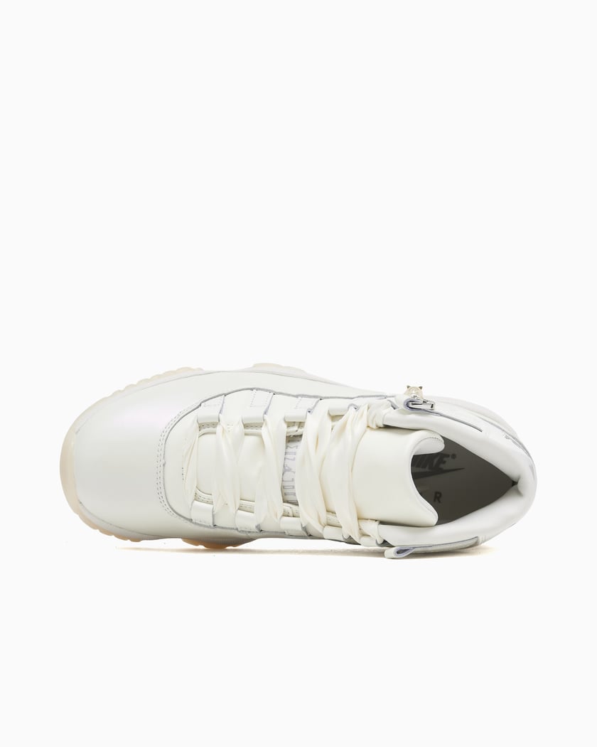 Jordan 11 Retro Pearl