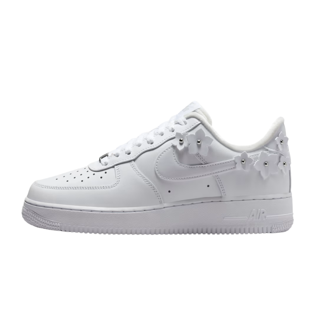 Nike Wmns Air Force 1 '07 'White Wolf Grey Metallic Silver'