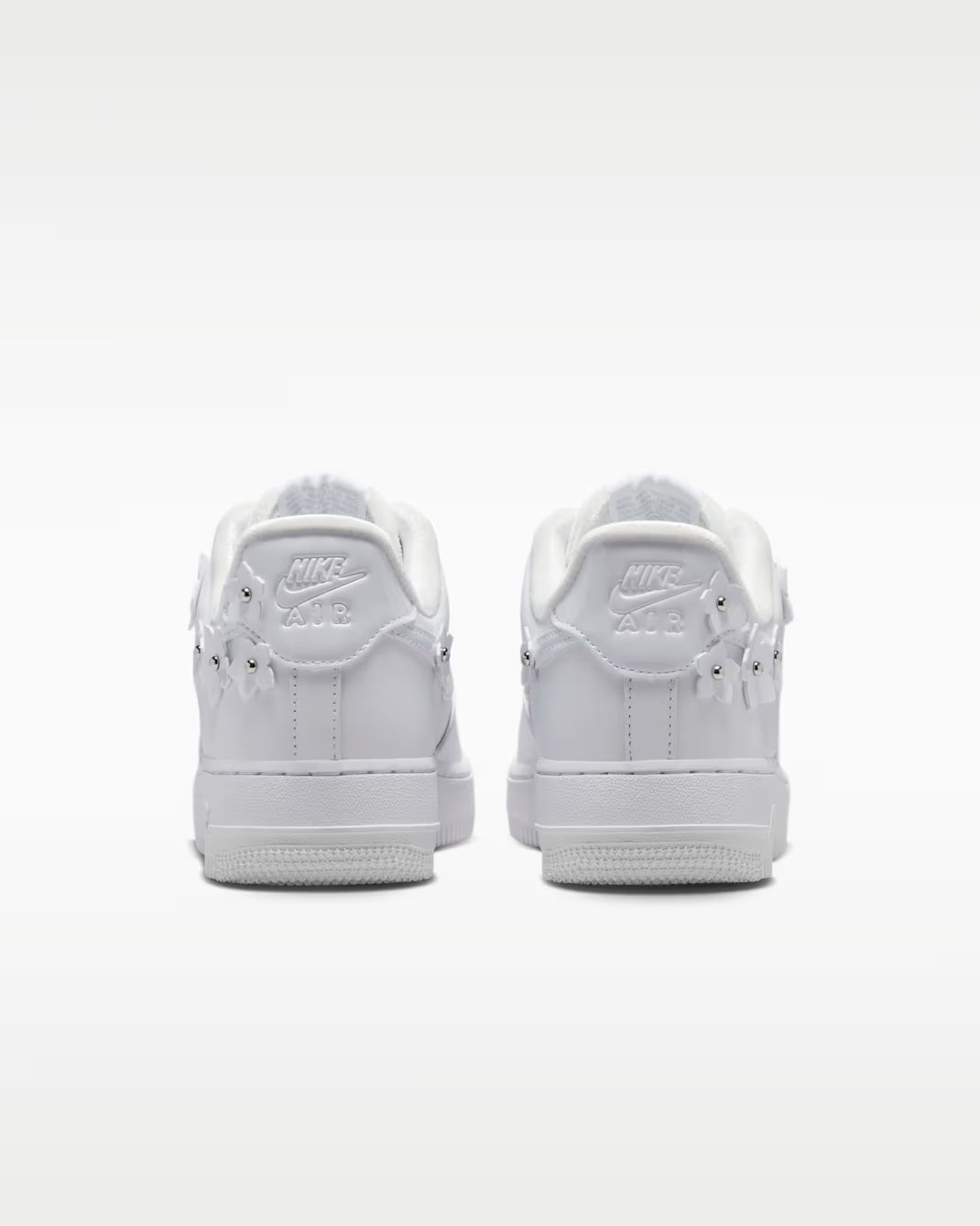 Nike Wmns Air Force 1 '07 'White Wolf Grey Metallic Silver'