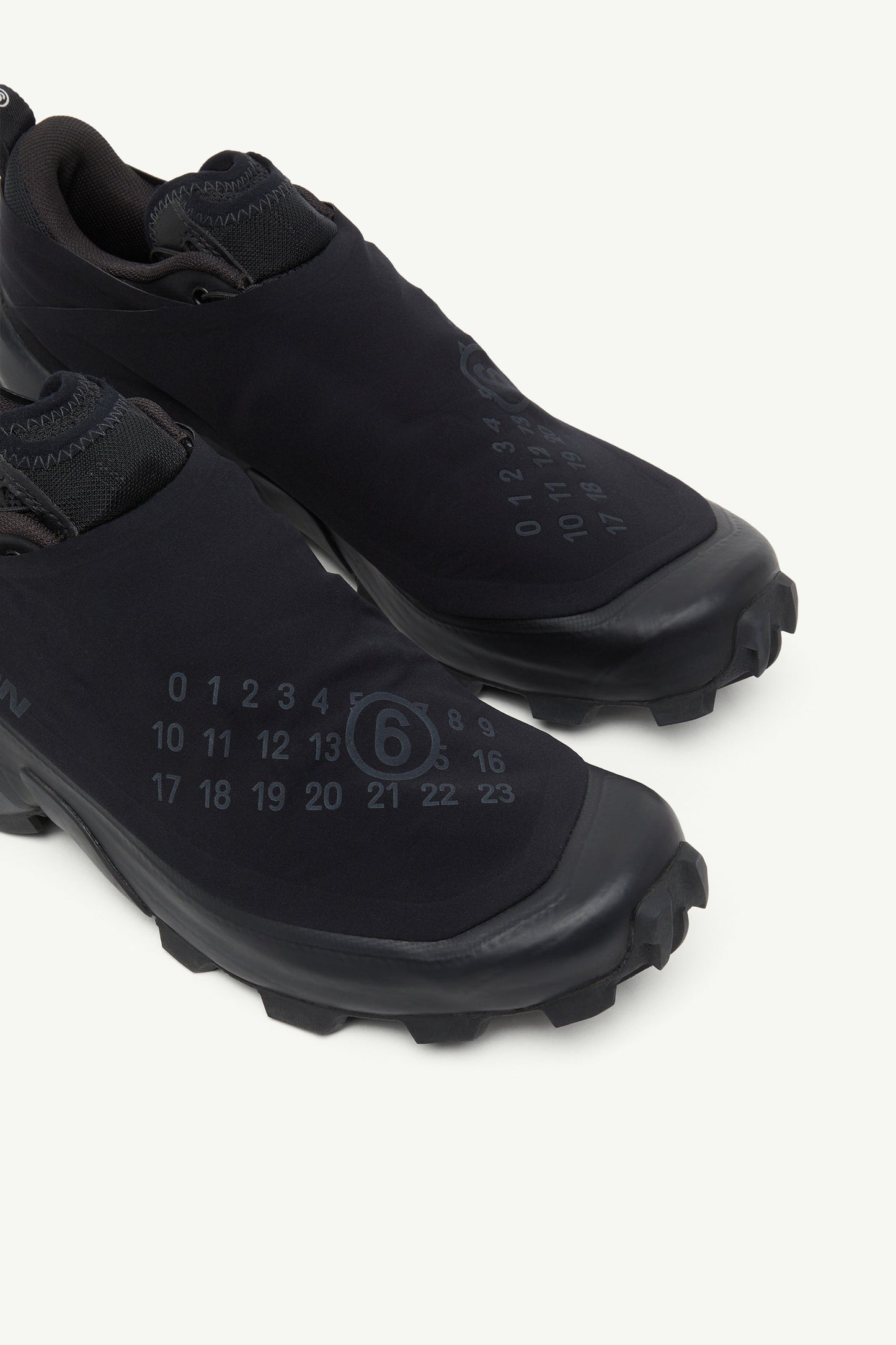 Salomon Cross Dust MM6 Maison Margiela Black